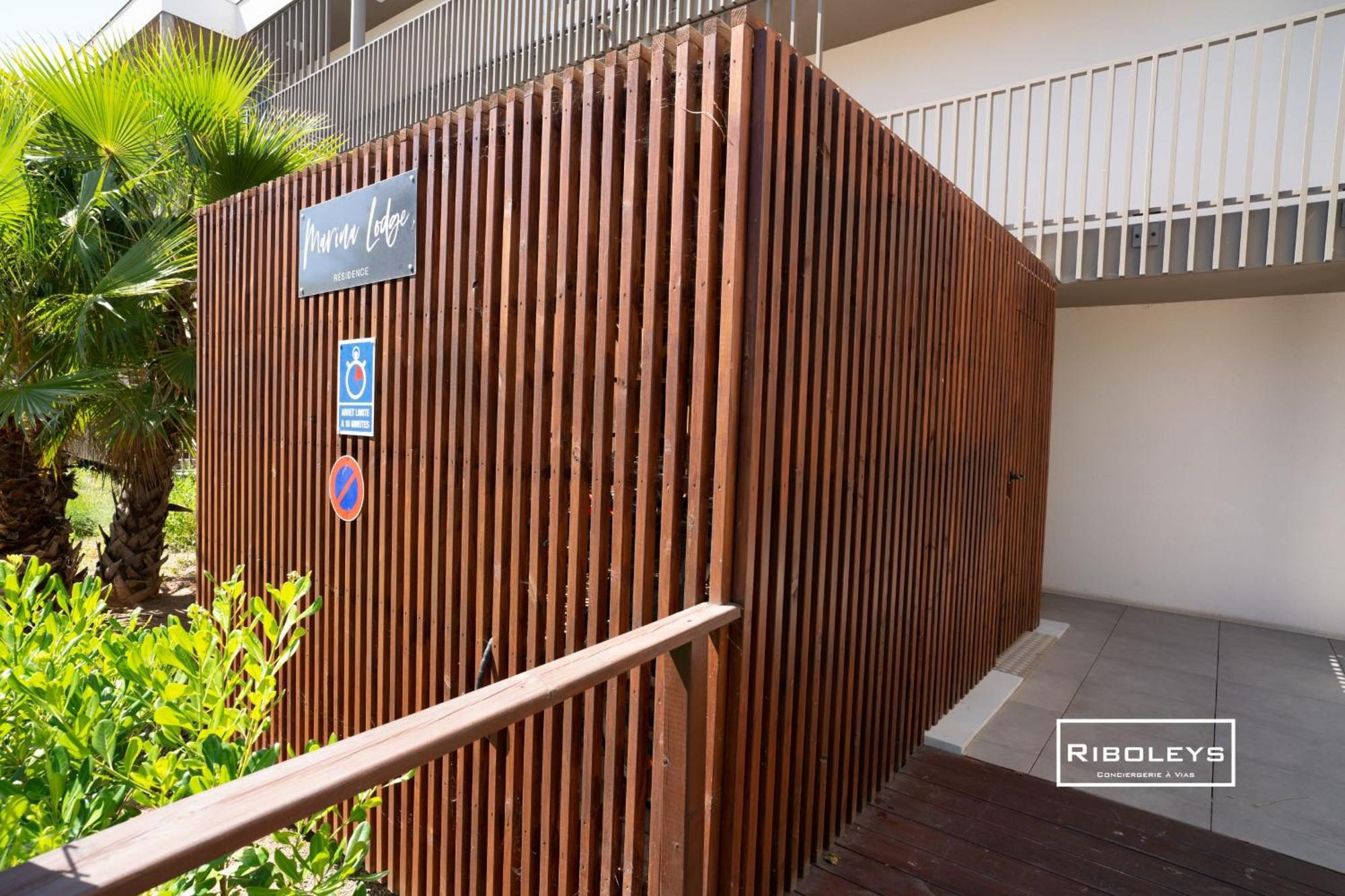 T4 Climatise Avec Piscine A 400M De La Mer Vias Ngoại thất bức ảnh